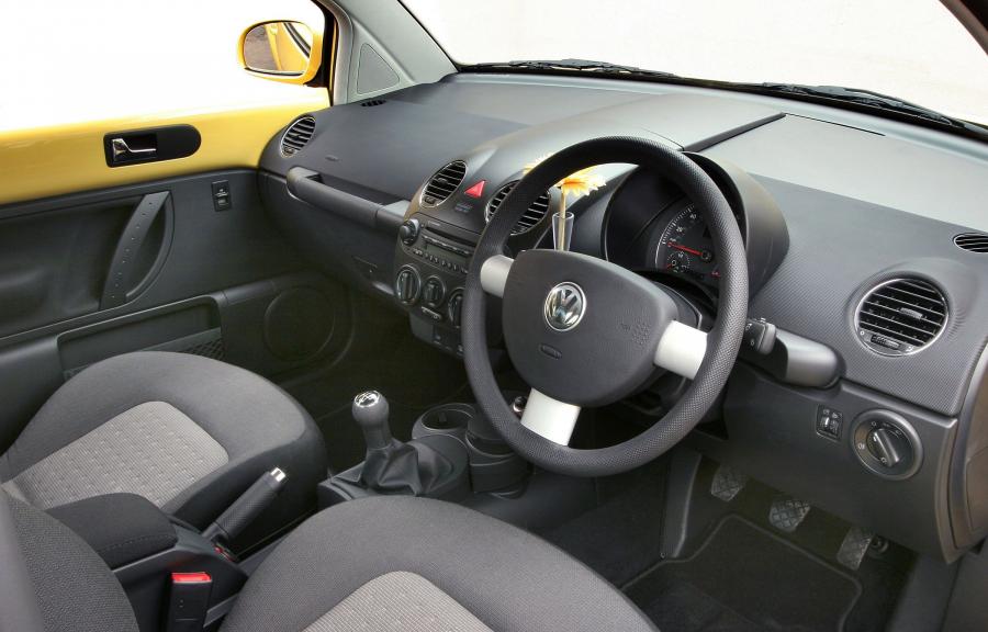  Volkswagen Beetle 2005 года  (фото 2 из 10)